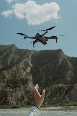 2.4G 5W Outdoor Super Drone Signal Booster 2.5 dB Bruit et 1 μS Décalage du temps de commutation